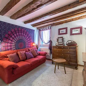Piccolo - Cozy In The Heart Of Authentic , Venice Italy