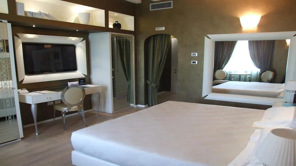 Hotel Morgana Rodengo-Saiano 4*,